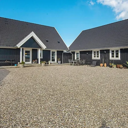 Panoramic Retreat With